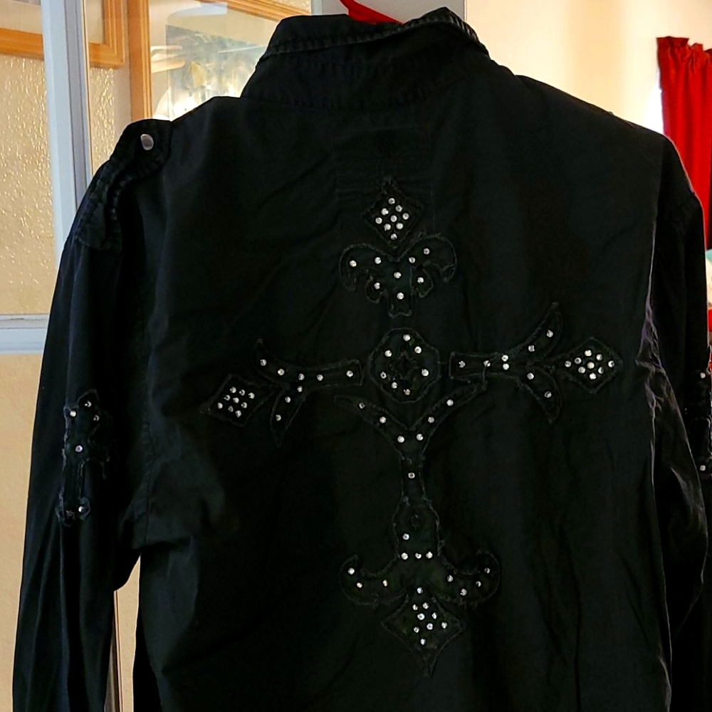 Roar large long sleeve shirt